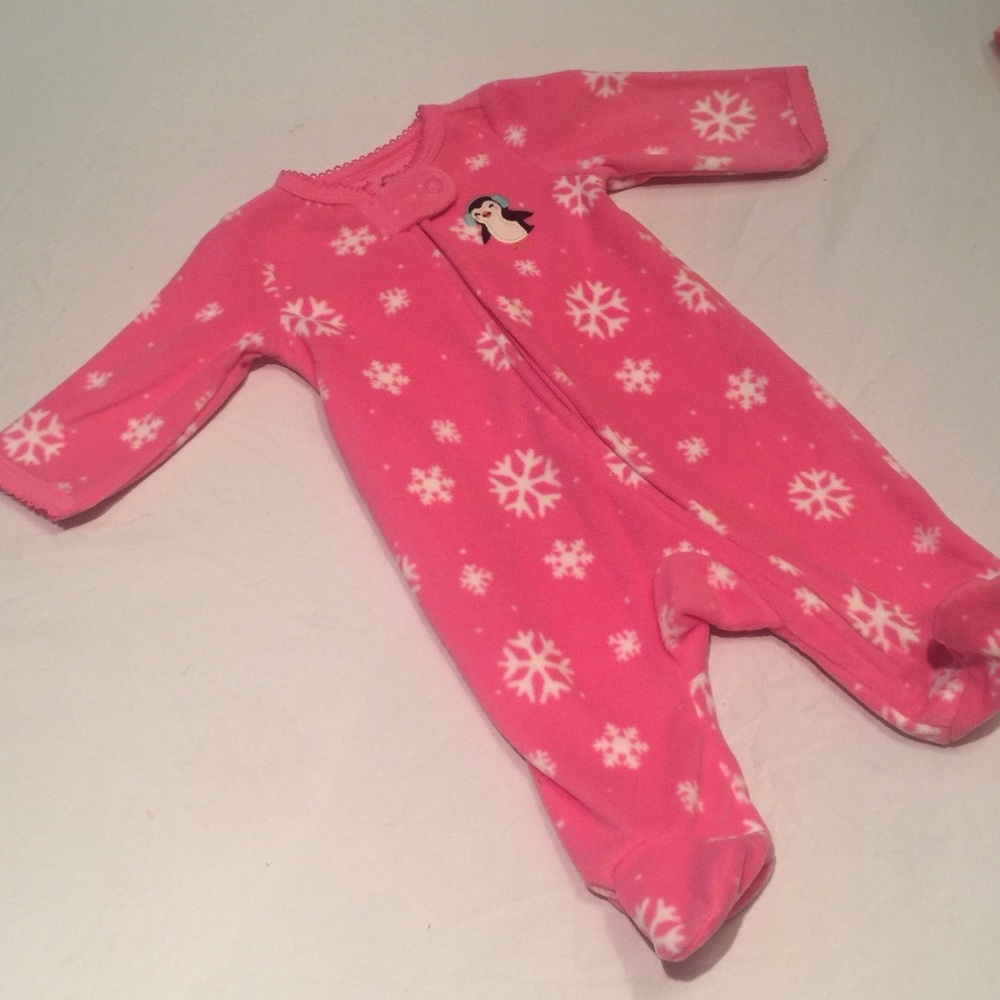 Baby 👶🏻 Carter’s Snowflake Fleece Onesie
